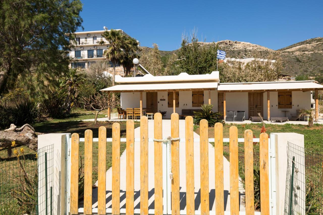 Mera Beachfront House - ファラサルナ エクステリア 写真