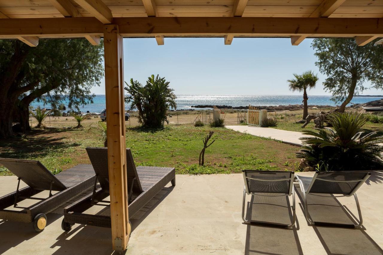 Mera Beachfront House - ファラサルナ エクステリア 写真