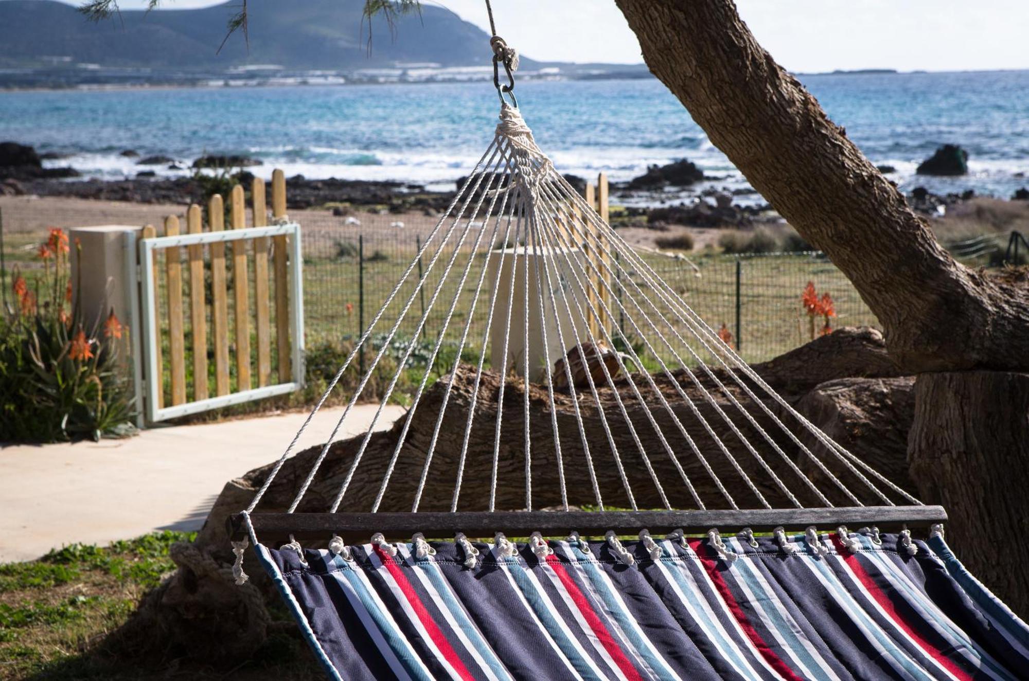 Mera Beachfront House - ファラサルナ エクステリア 写真