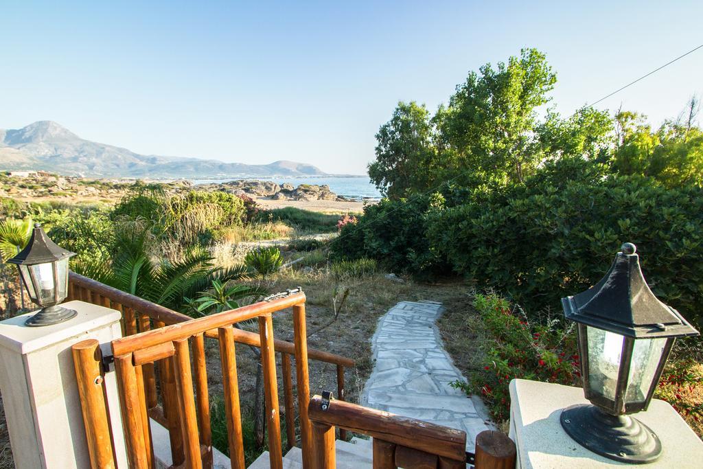 Mera Beachfront House - ファラサルナ エクステリア 写真